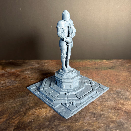 The Fallen Kingdom - Statue